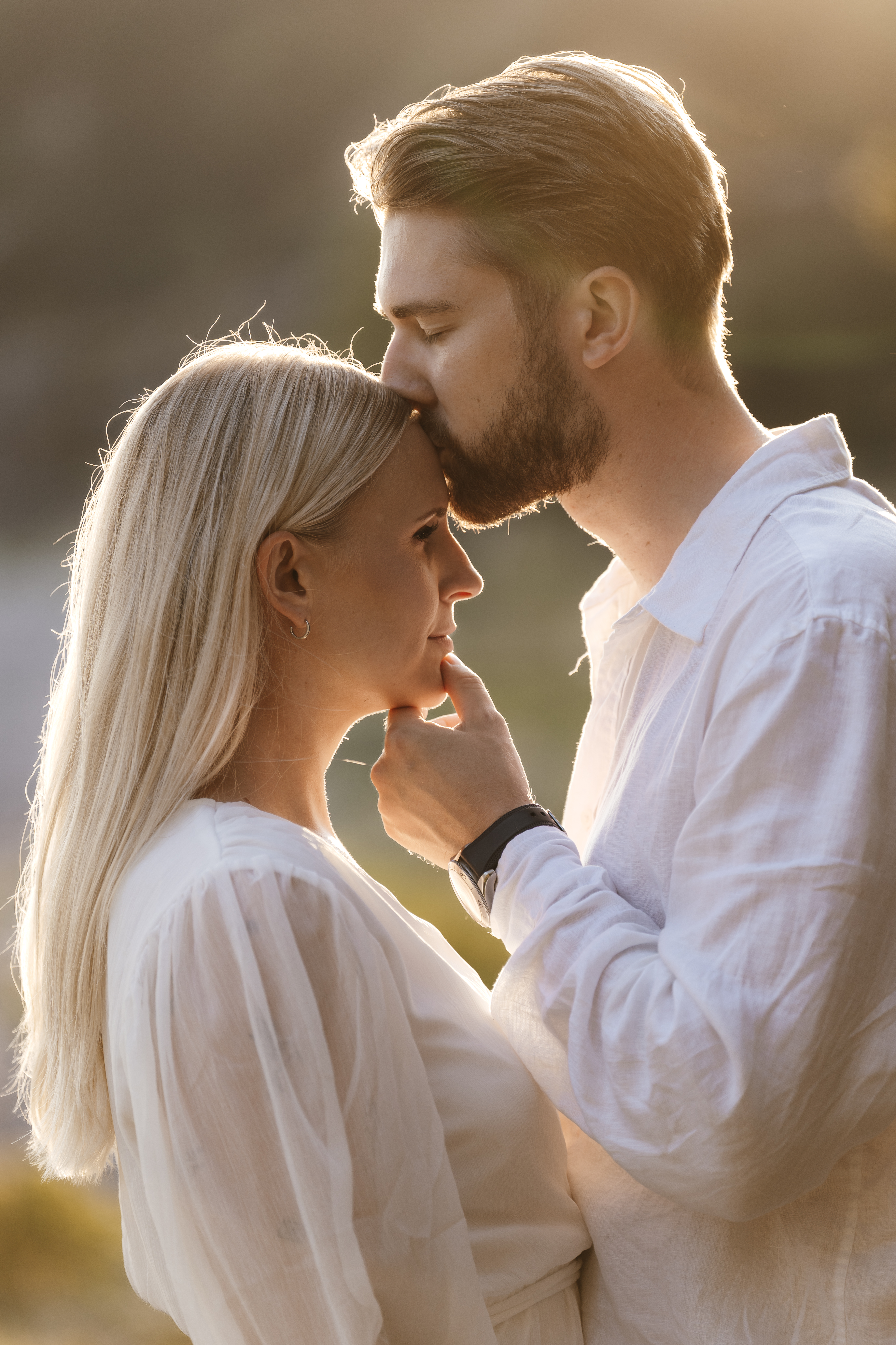 Par i gyllent sollys